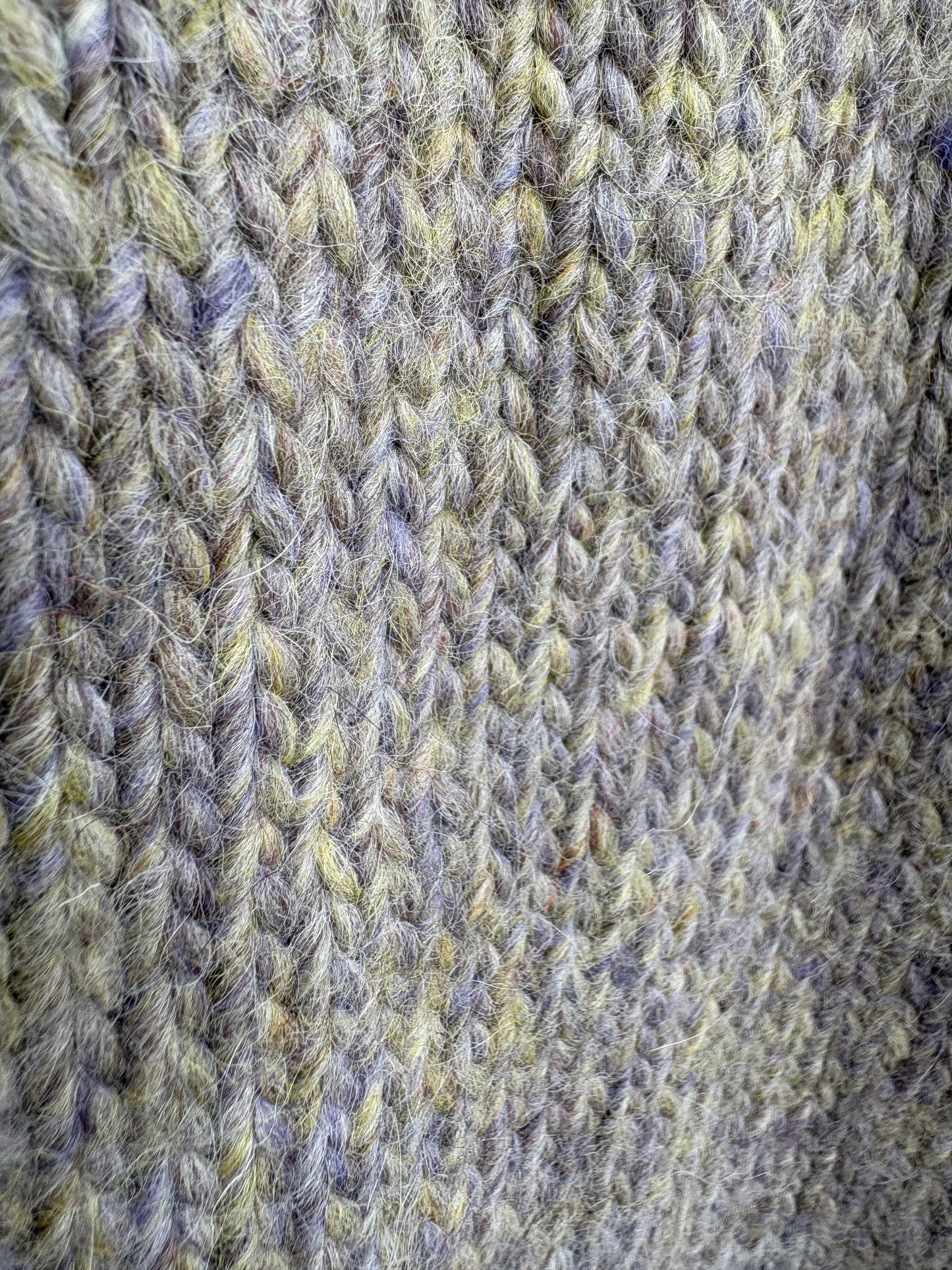 Cable butterfly purple and beige